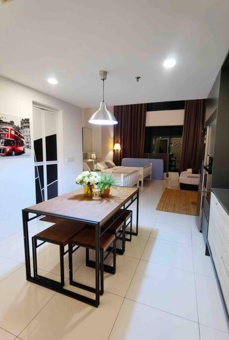 New Launch Sunrise Gurney Seaview'63 无敌日出海景63 Apartment George Town